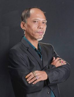 berambisi kalahkan pasar seni itb - universitas esa unggul