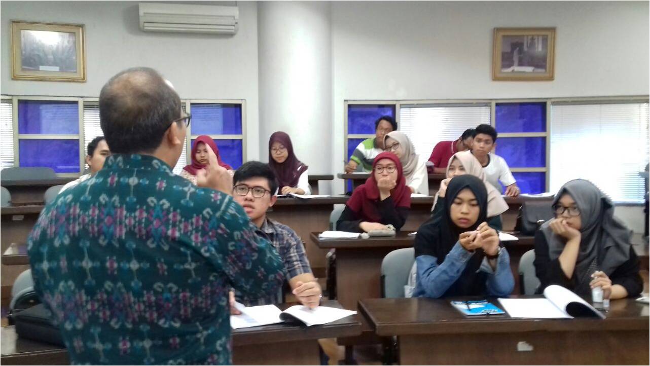 Bimbingan Penulisan Proposal Kompetisi Karya Tulis Mahasiswa Program Kreativitas Mahasiswa (PKM) UEU Tahun 2016 Bimbingan Penulisan Proposal Kompetisi Karya Tulis Mahasiswa Program Kreativitas Mahasiswa (PKM) UEU Tahun 2016