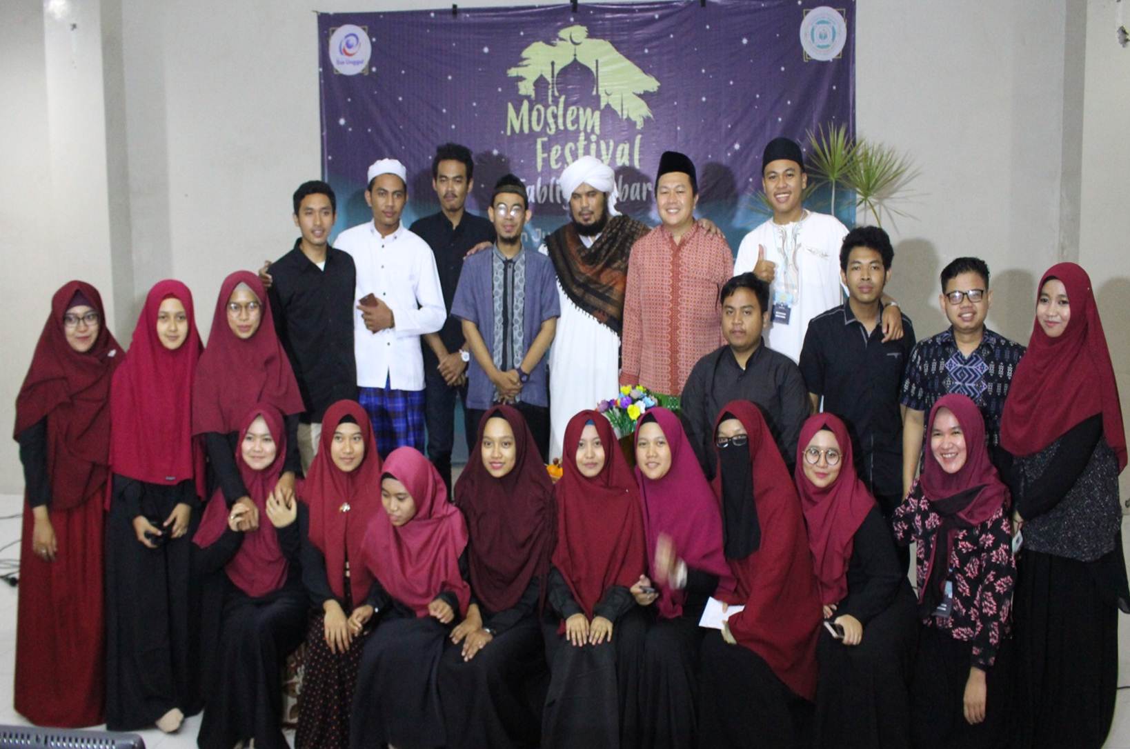 Foto Bersama Seusai Tabliq Akbar