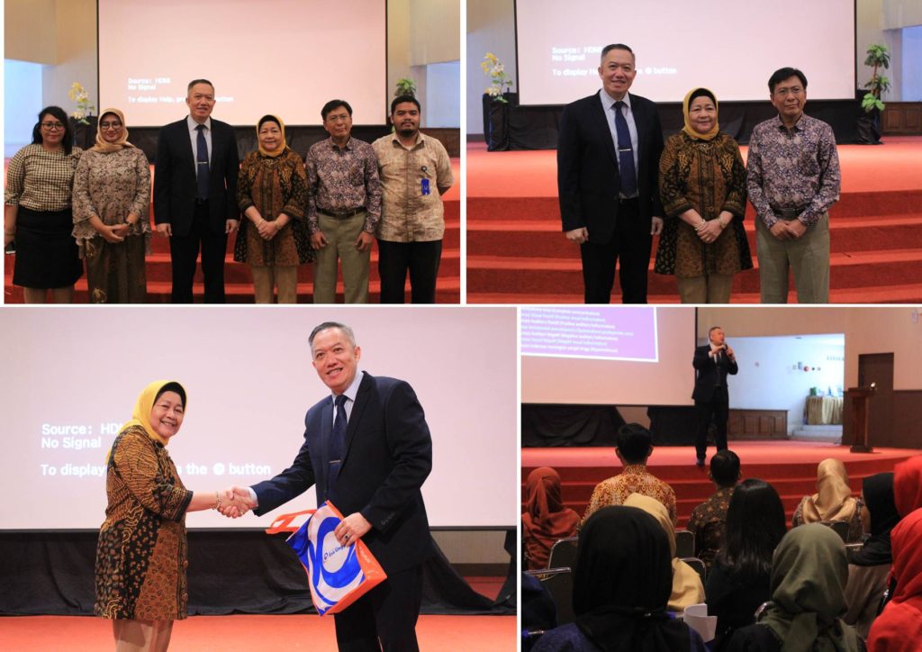 Foto Bersama Dekan FKIP dengan Pembicara utama sekaligus Hipnoterapis