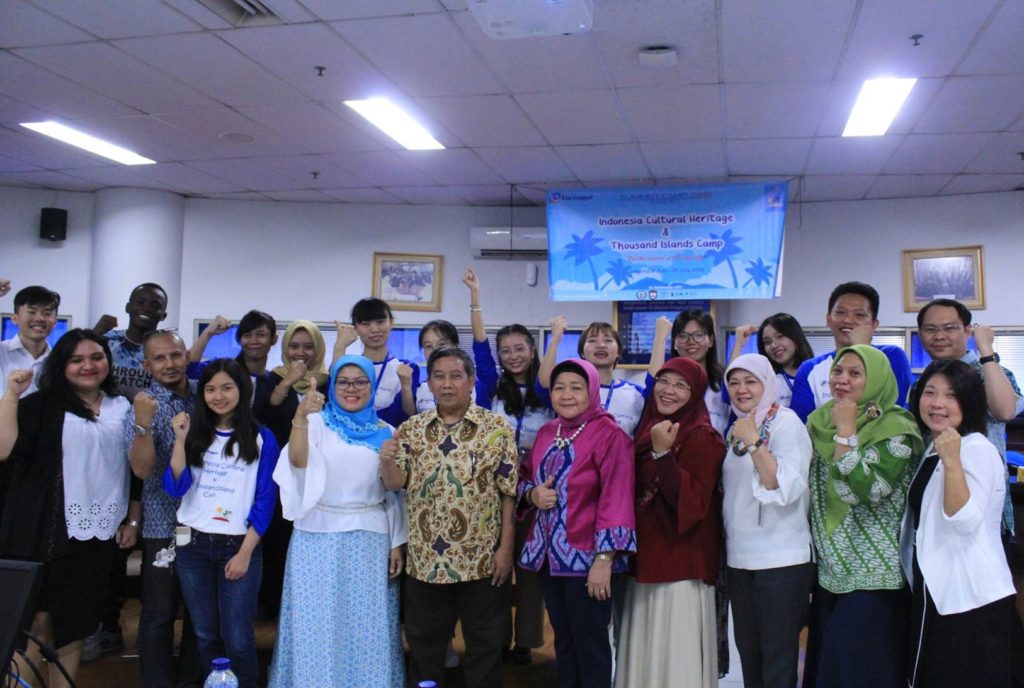Foto Bersama Seusai Openning Summer Camp