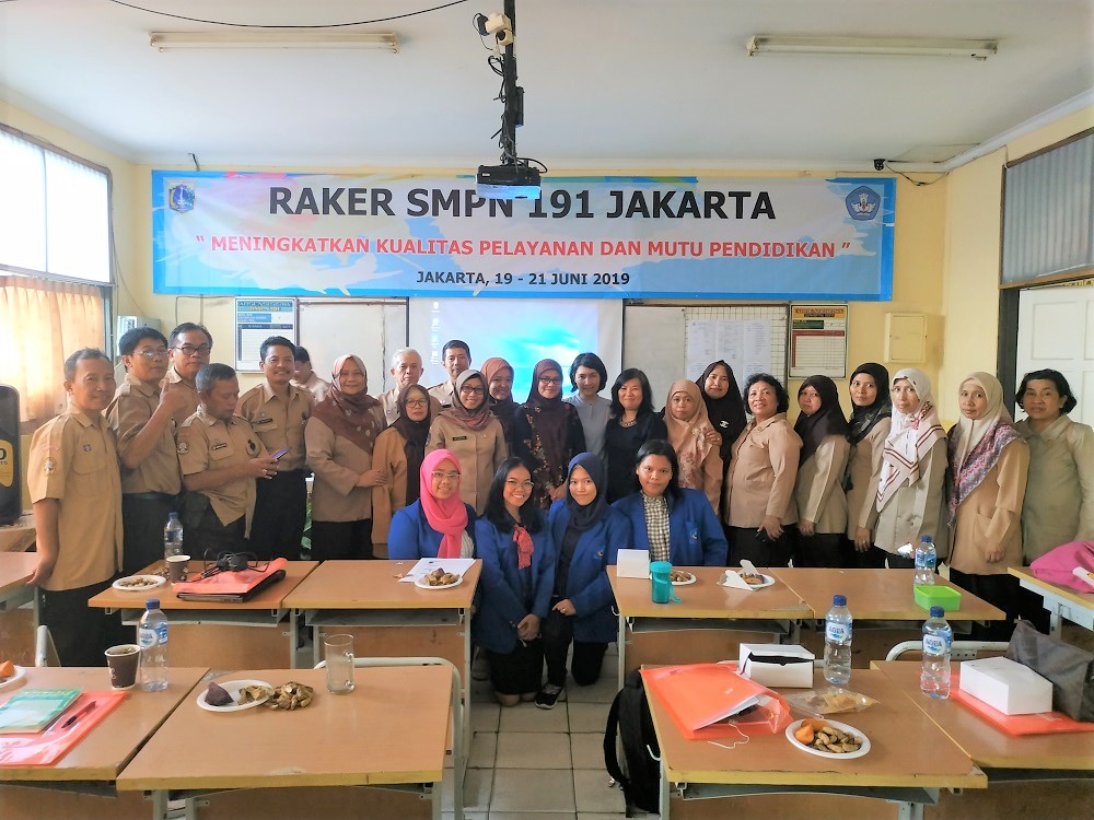 Foto Bersama setelah Kegiatan Usai