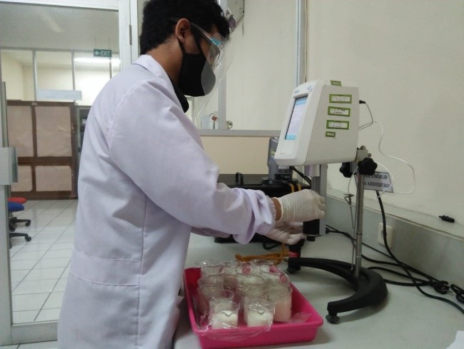 Beberapa kegiatan penelitian yang dilakukan oleh Nathan di Balai Besar Riset Pengolahan Produk dan Bioteknologi Kementerian Kelautan dan Perikanan
