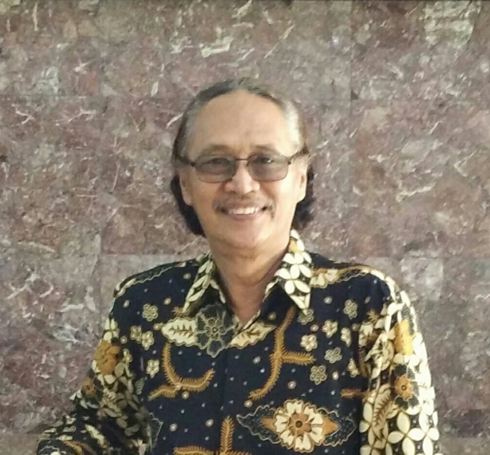 Ahli Mikrobiologi sekaligus Dosen Program Studi Farmasi Universitas Esa Unggul, Prof Dr Maksum Radji M. Biomed