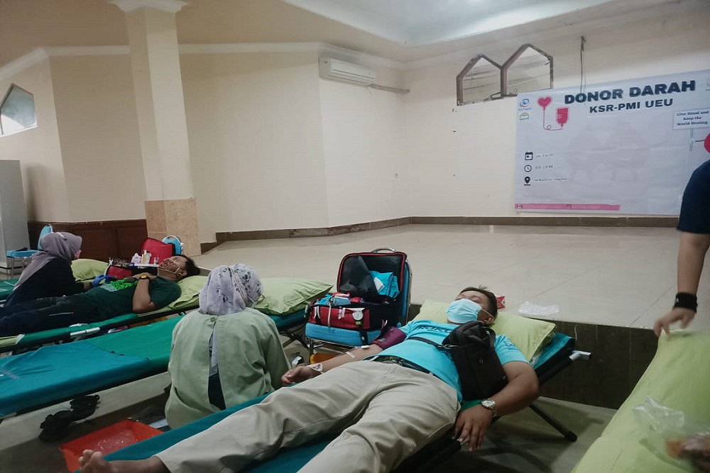 Kegiatan Donor Darah KSR PMI UEU