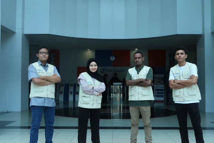 Mahasiswa Program Studi Perencanaan Wilayah dan Kota Angkatan 2018 yang telah menyelesaikan Magang Bersertifikat di Kementerian Agraria Dan Tata Ruang/BPN (dari kiri-kanan: Ichsan Adi Dharmastyo, Adji Mutiara, Marlon Richard Kogoya, Aldy Sambonu)