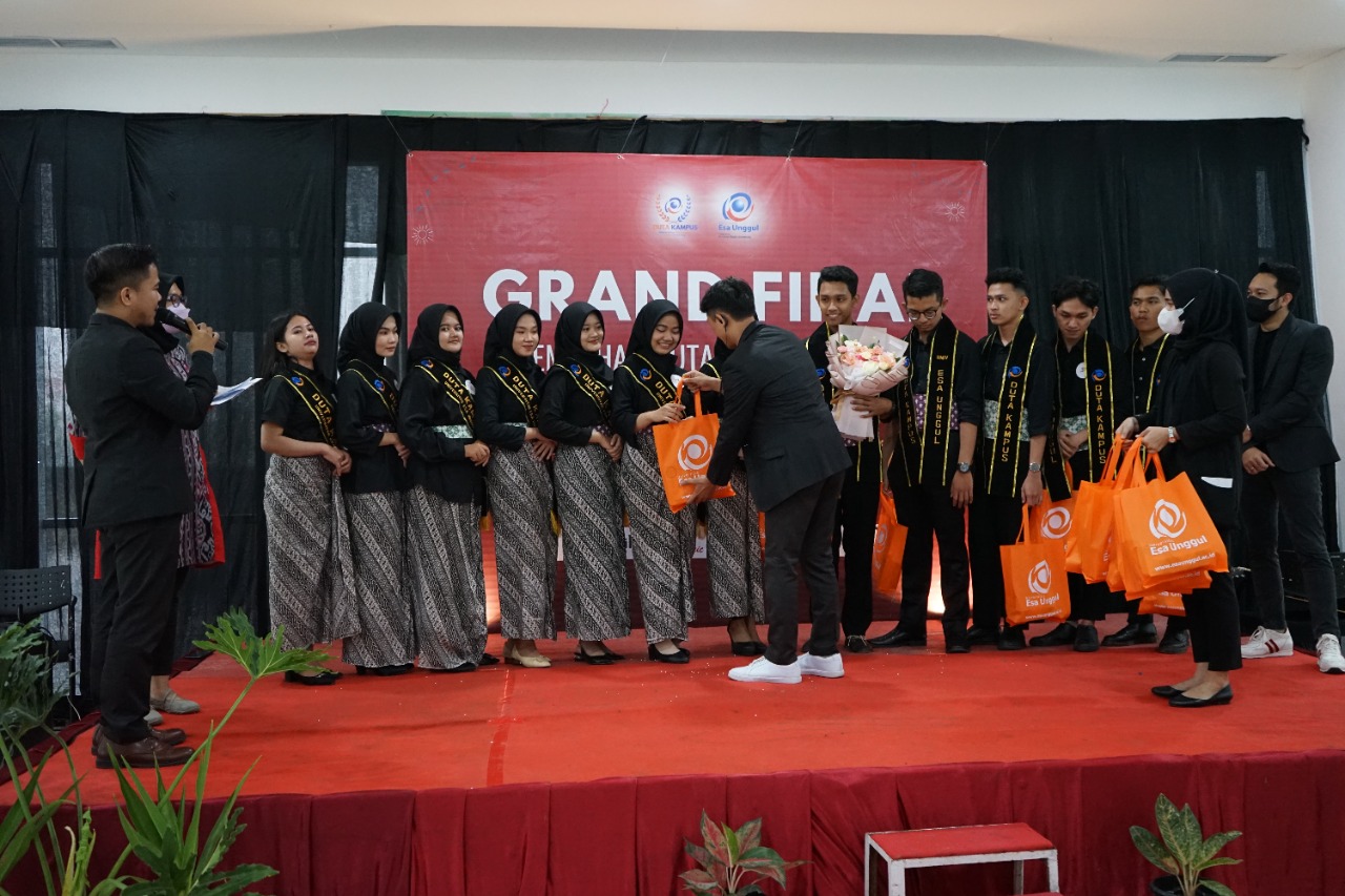 Saat Pemberian Plakat