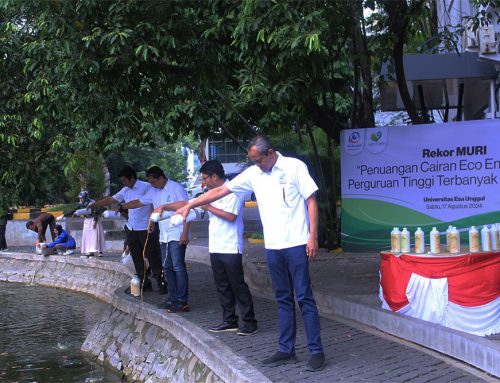 Universitas Esa Unggul Ikut Pecahkan Rekor MURI Penuangan Eco Enzyme Terbanyak Bersama 46 Perguruan Tinggi Indonesia