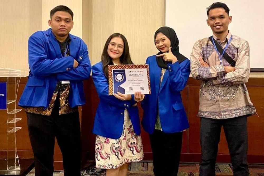 MIK Esa Unggul