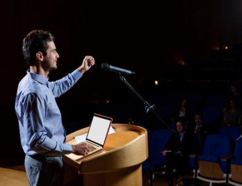 Meningkatkan Kemampuan Public Speaking untuk Sukses di Dunia Profesional